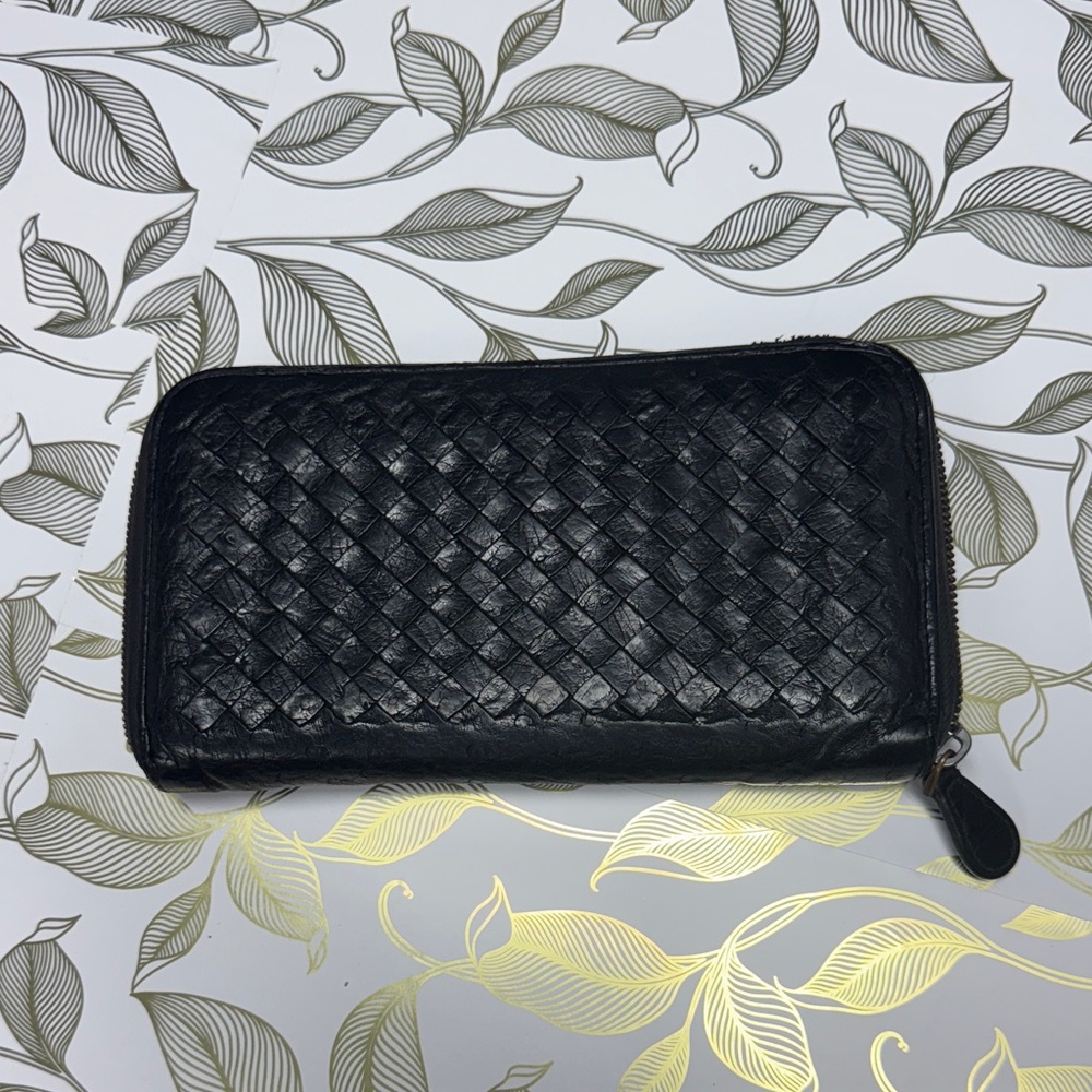 Black Bottega Veneta Used Leather Zip Wallet